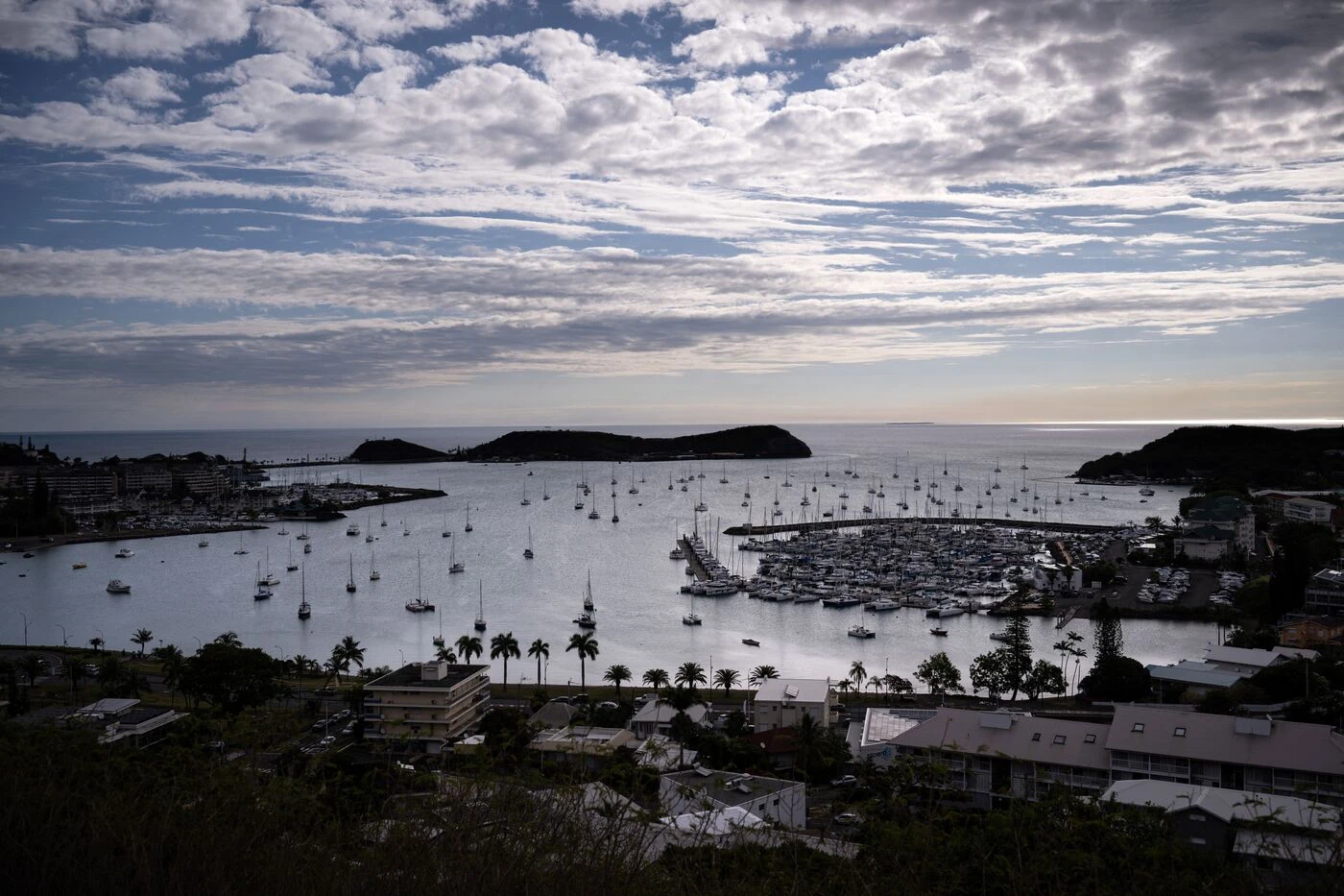 « Historique » : indépendantistes et non indépendantistes signent un accord pour la Nouvelle-Calédonie