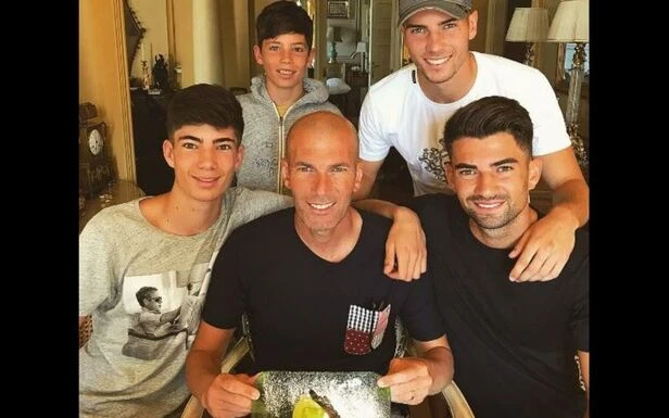 Ligue 2 : Zinédine Zidane à Rodez pour assister à l’entraînement de son fils