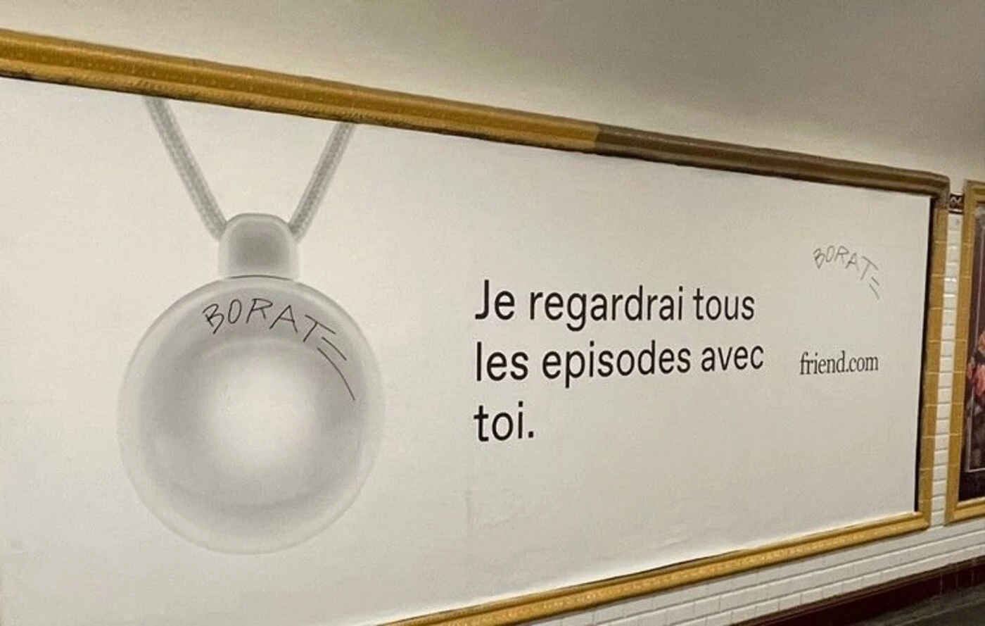 « Friend » : la commercialisation d’un collier IA controversé et enregistrant les conversations repoussée dans l’Union européenne