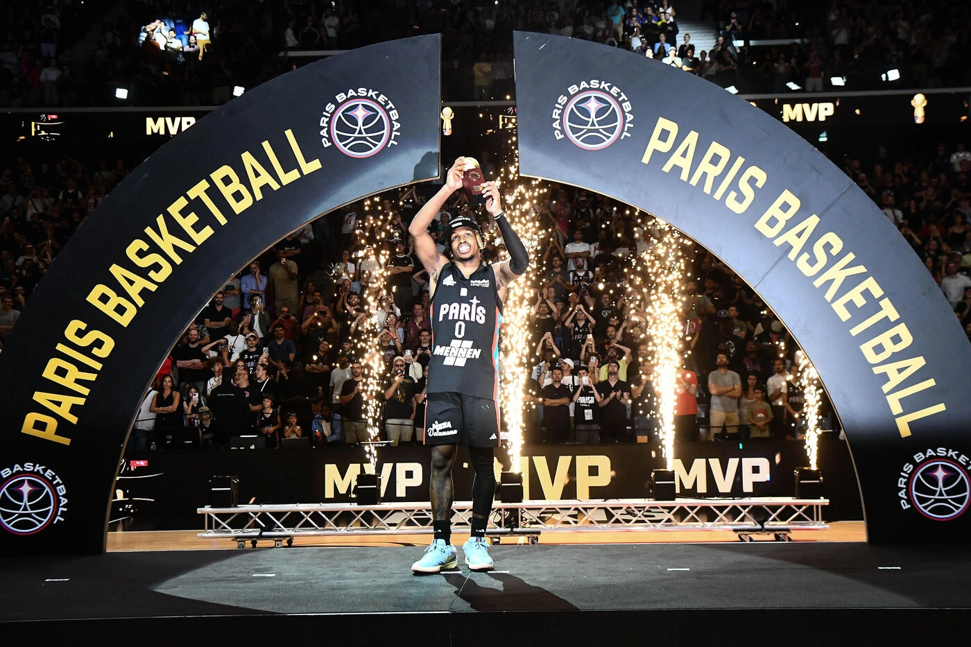 Foot, basket et hand : trois titres de champions de France pour Paris, un triplé rare mais pas inédit