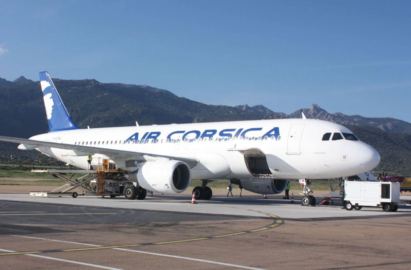 « Un dispositif inédit » : la Corse achète 250 000 billets d’avion pour encourager le tourisme hors saison