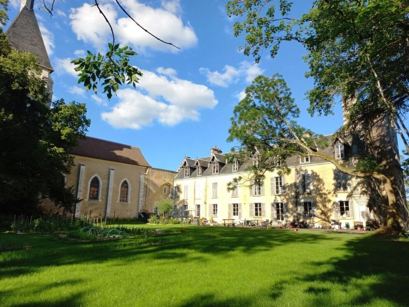 « On est heureux » : le loto du patrimoine va permettre de sauver le château du Prieuré à Villemoutiers