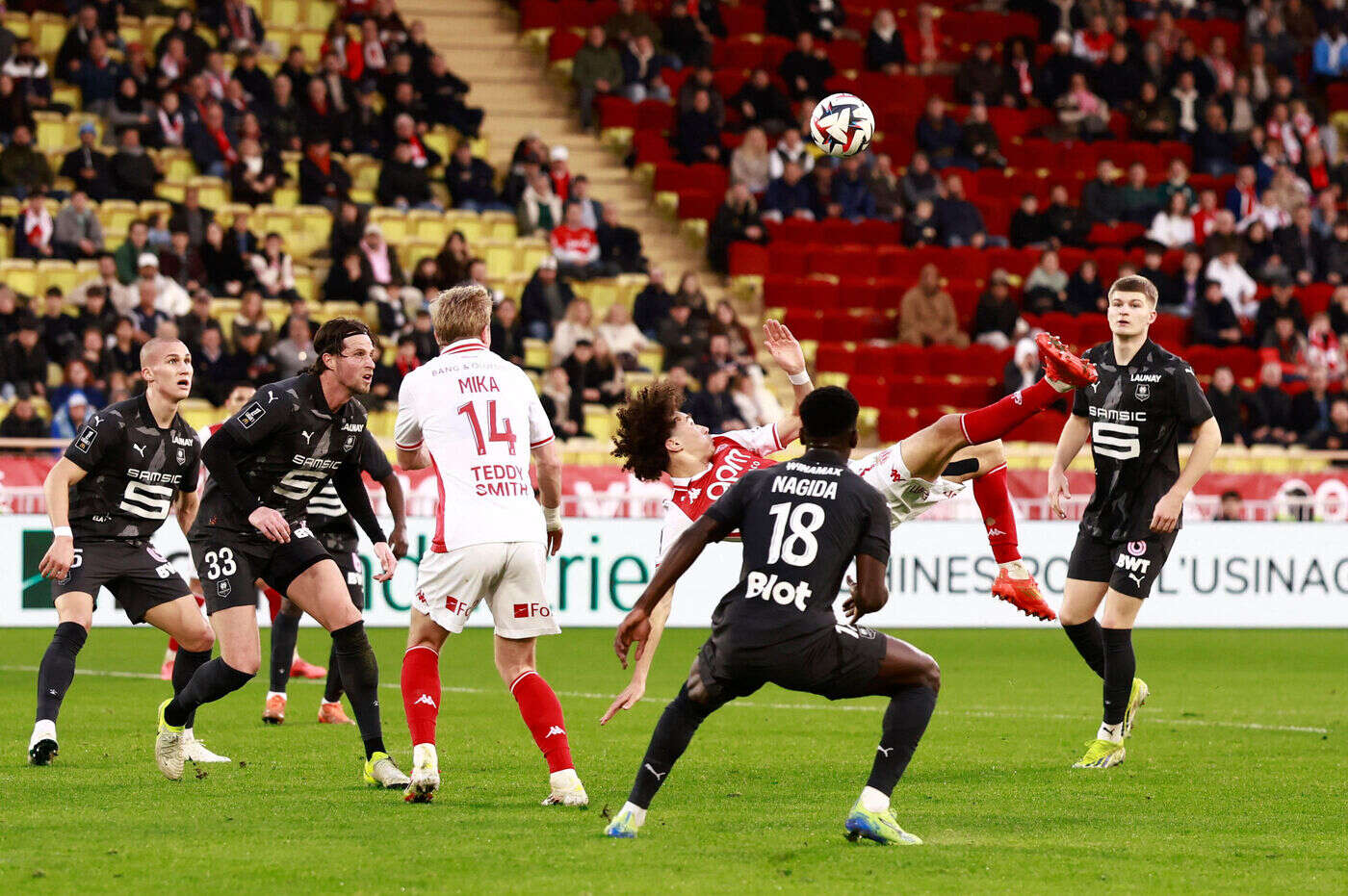 Monaco-Rennes : la vidéo de l’incroyable but sur retourné acrobatique du Monégasque Akliouche