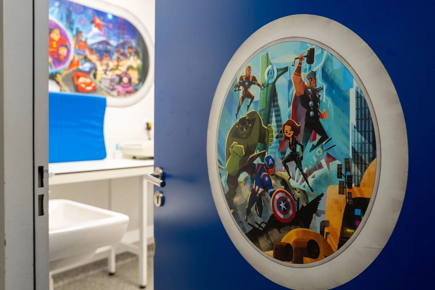 Nemo, Cars, Avengers… les créateurs des univers de Disneyland Paris redessinent le service pédiatrique de Jossigny
