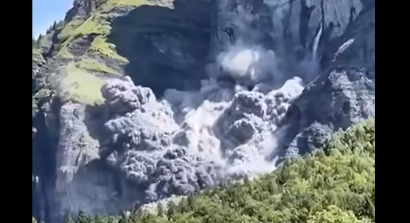 Un important éboulement provoque la chute de 12 000 m3 de roche en Haute-Savoie
