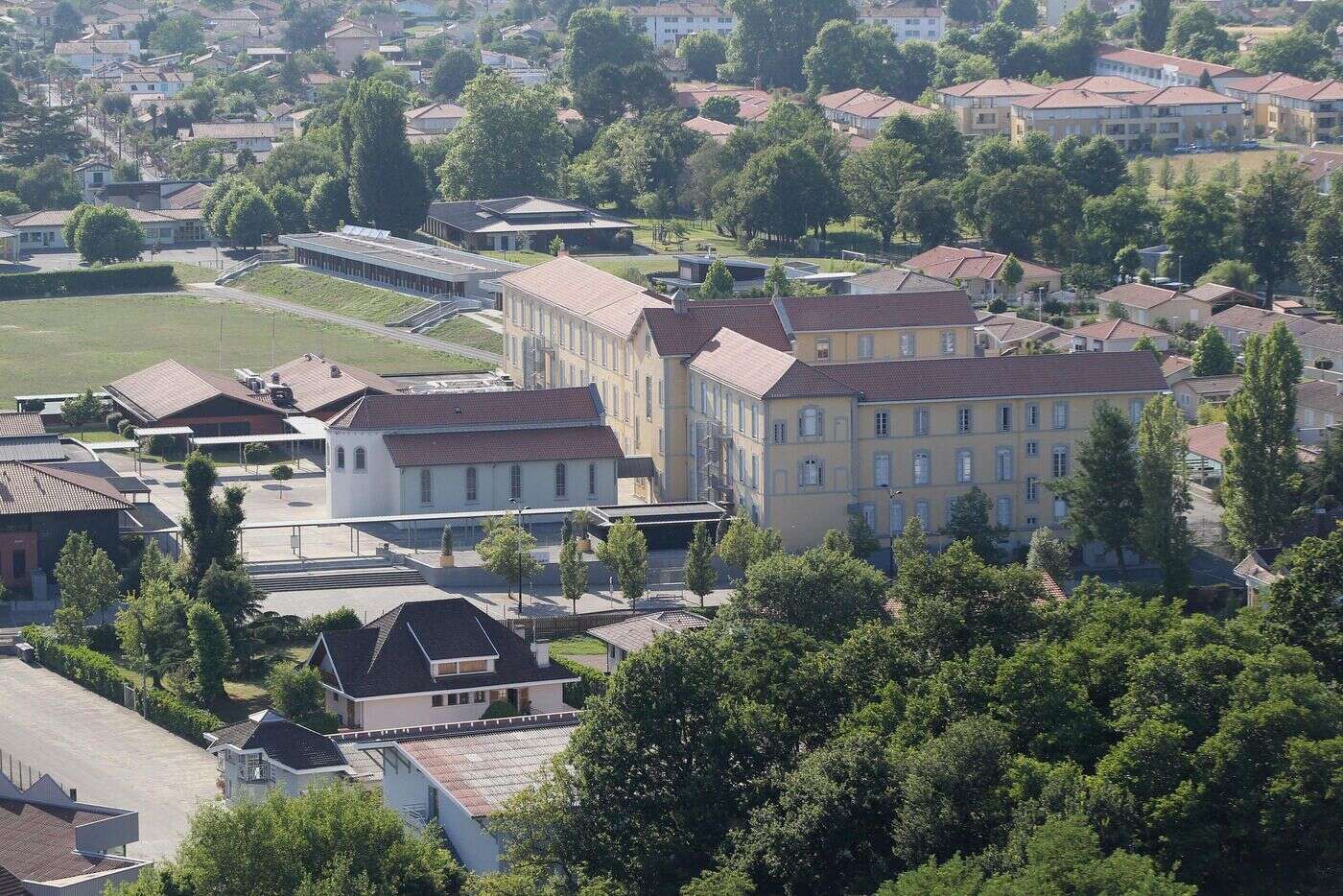 Violences sexuelles : après Bétharram, des témoignages ciblent un collège catholique de Dax