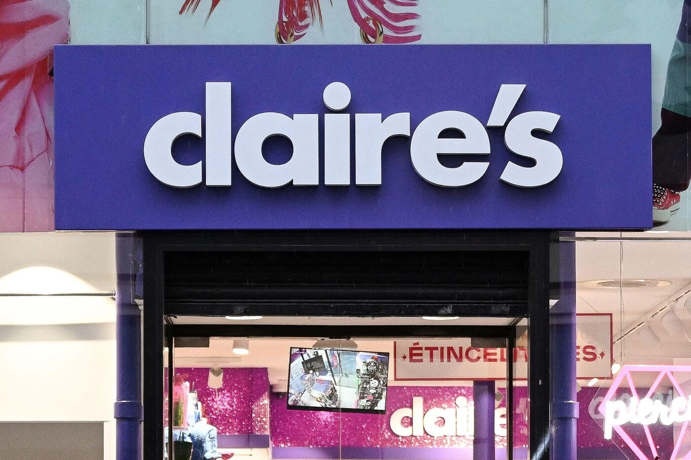 Claire’s en redressement judiciaire : les noms des deux potentiels repreneurs de l’enseigne de bijoux révélés