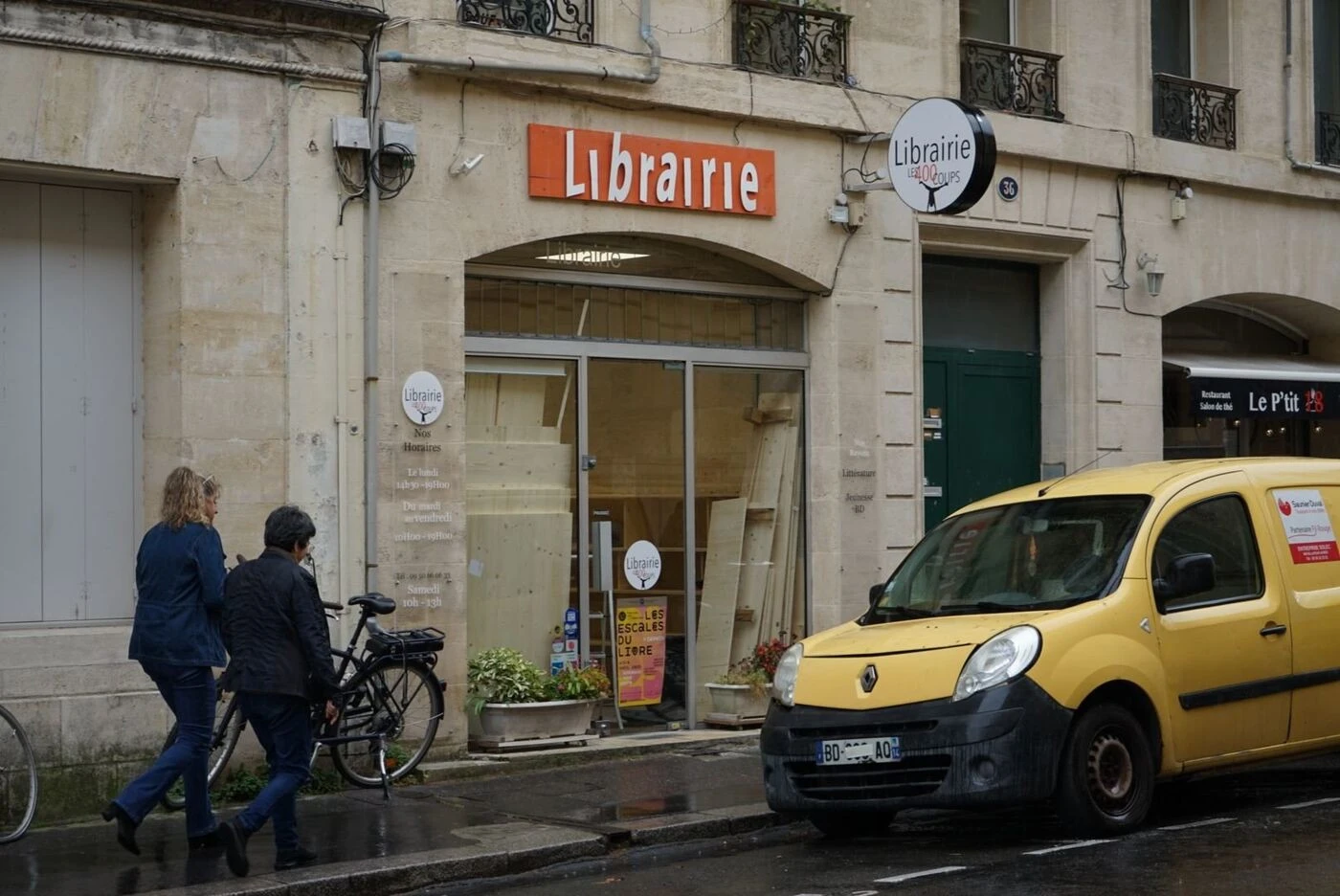 Qui est ce Philippe qui ouvre sa librairie à Bordeaux ? Philippe Poutou bien sûr !