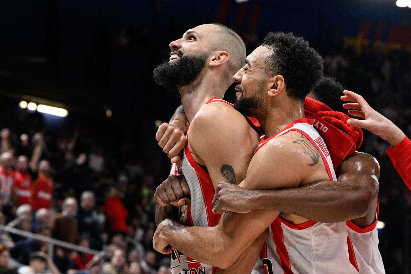 Euroligue : la vidéo du tir au buzzer d’Evan Fournier pour donner la victoire à l’Olympiakos face à Barcelone