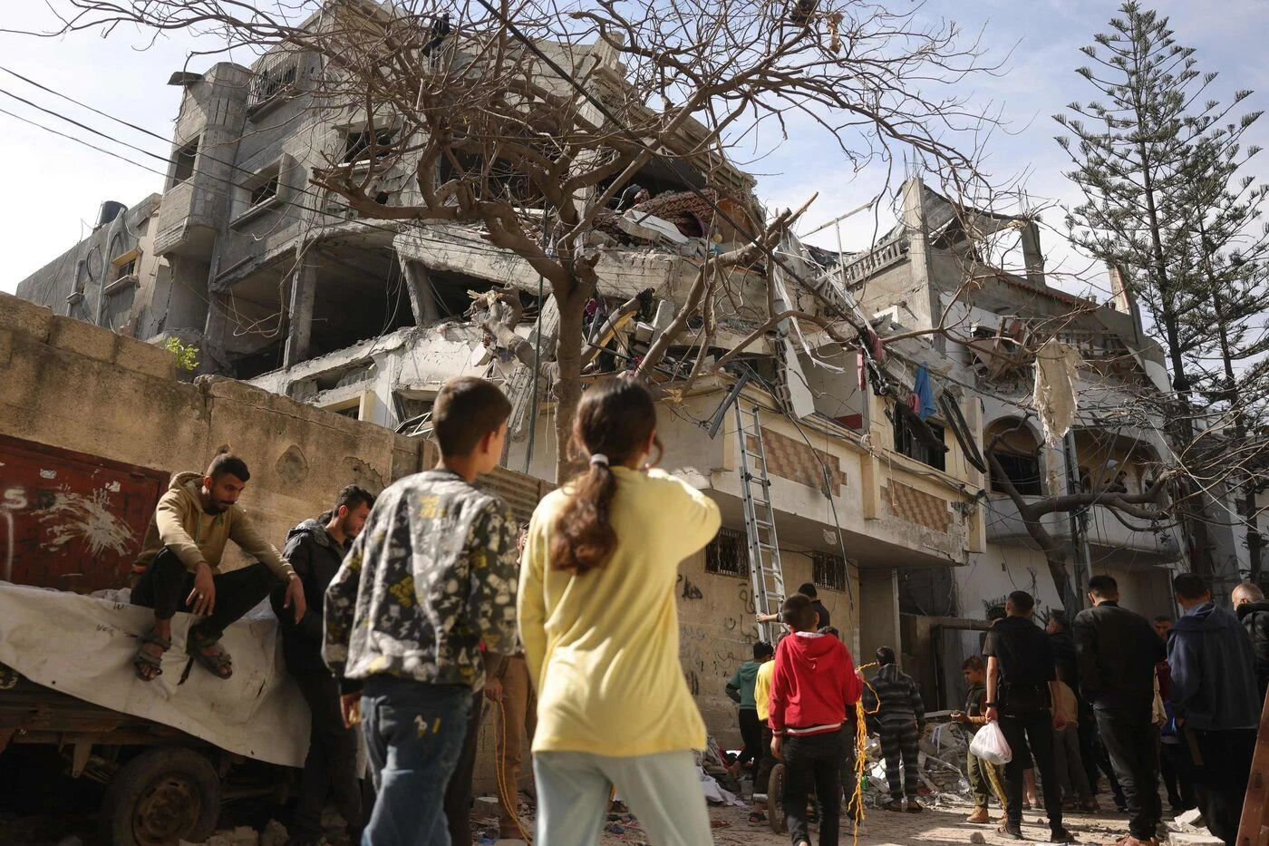 Israël exclut l’entrée de l’aide humanitaire dans Gaza, visée par de nouvelles frappes