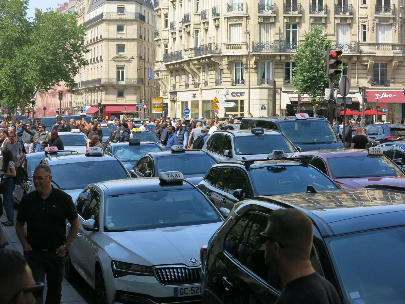 Taxis : à Paris, Marseille, Toulon, une nouvelle journée de mobilisation ce mardi