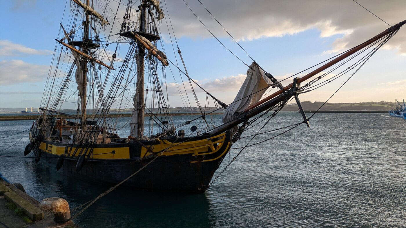 Napoléon, 1492, Outlander… le Phoenix, un bateau qui a marqué l’histoire du cinéma, se refait une beauté à Douarnenez