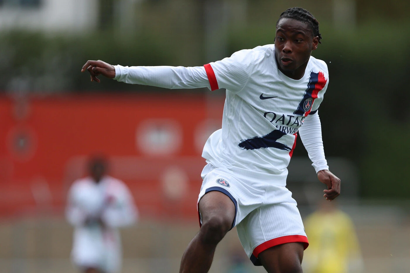 Lyon-PSG : qui est David Boly, le jeune latéral droit retenu dans le groupe par Luis Enrique ?