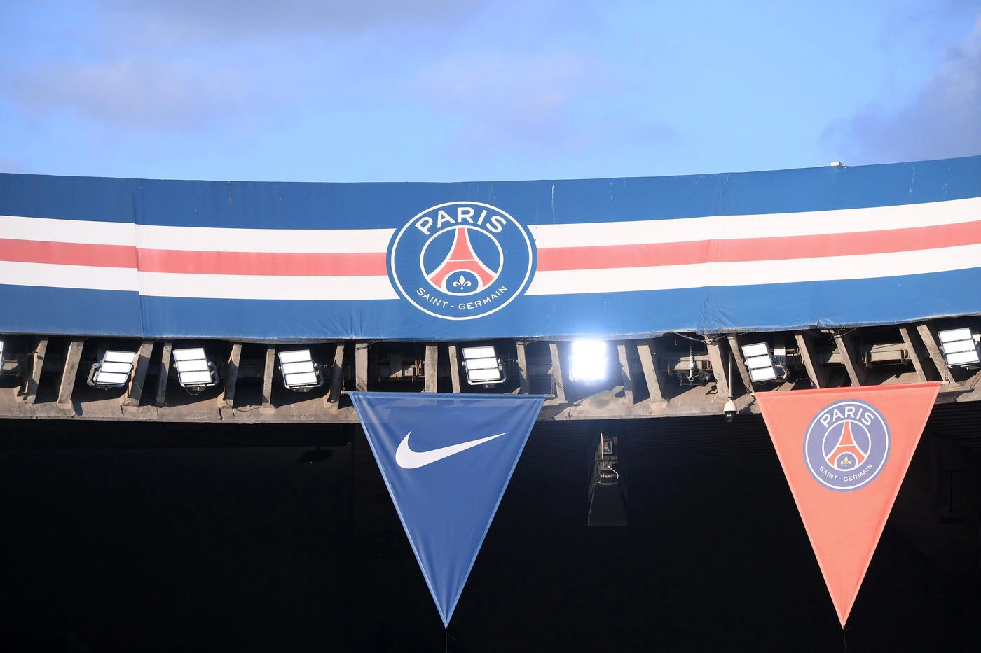 PSG : avec 837 millions d’euros de revenus, Paris présente un chiffre d’affaires record