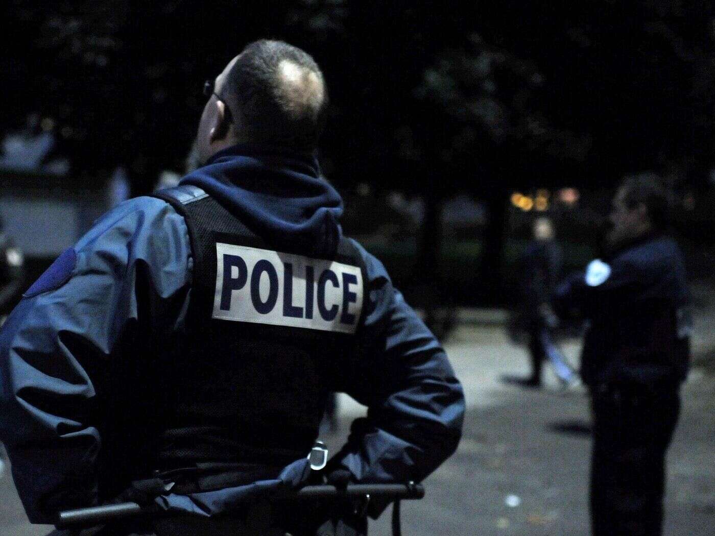 Paris : une femme de 31 ans entre la vie et la mort après une tentative de féminicide sous un abribus