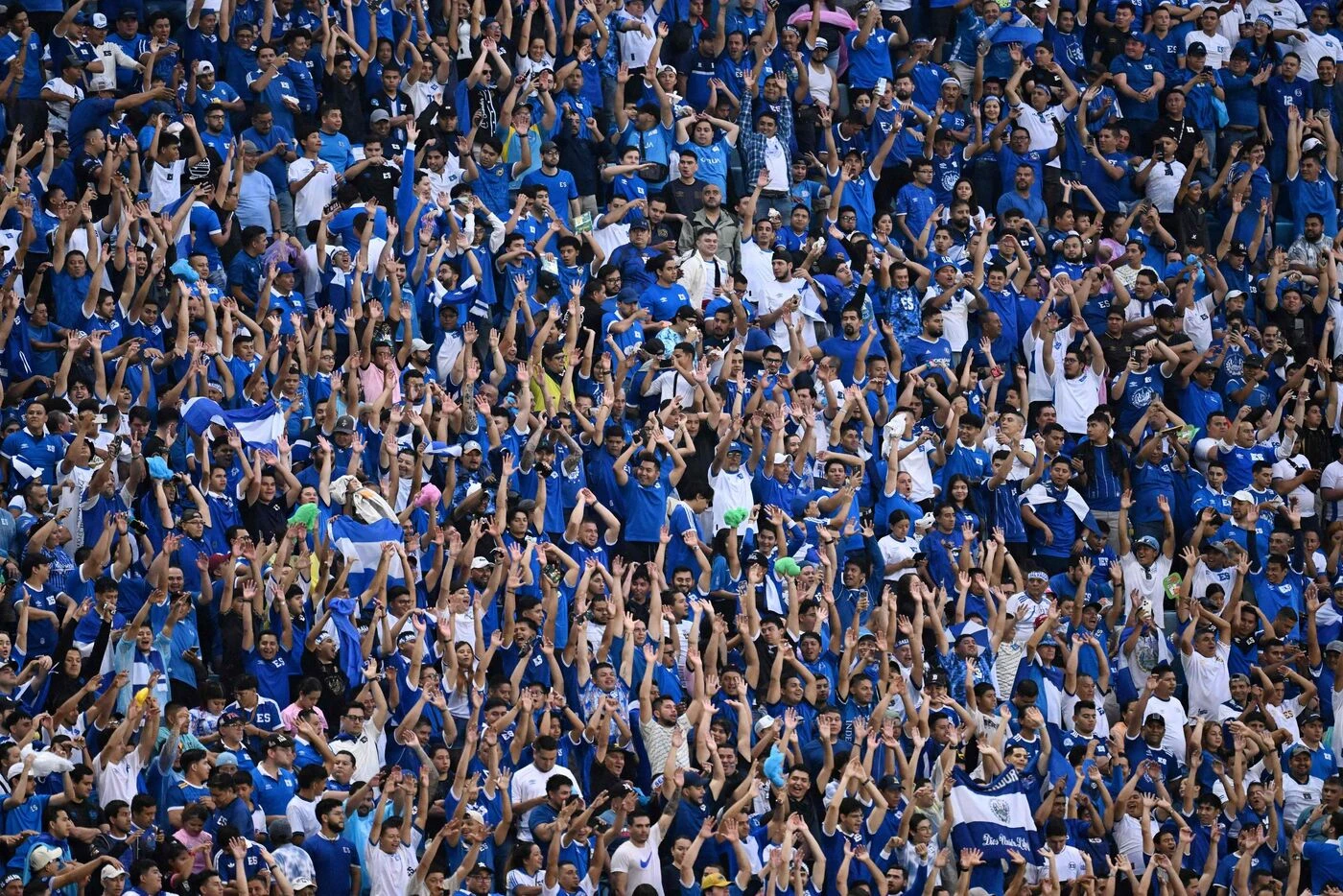 « Noirs », « singes » : une procédure lancée contre le Salvador après les dérapages racistes de ses supporters