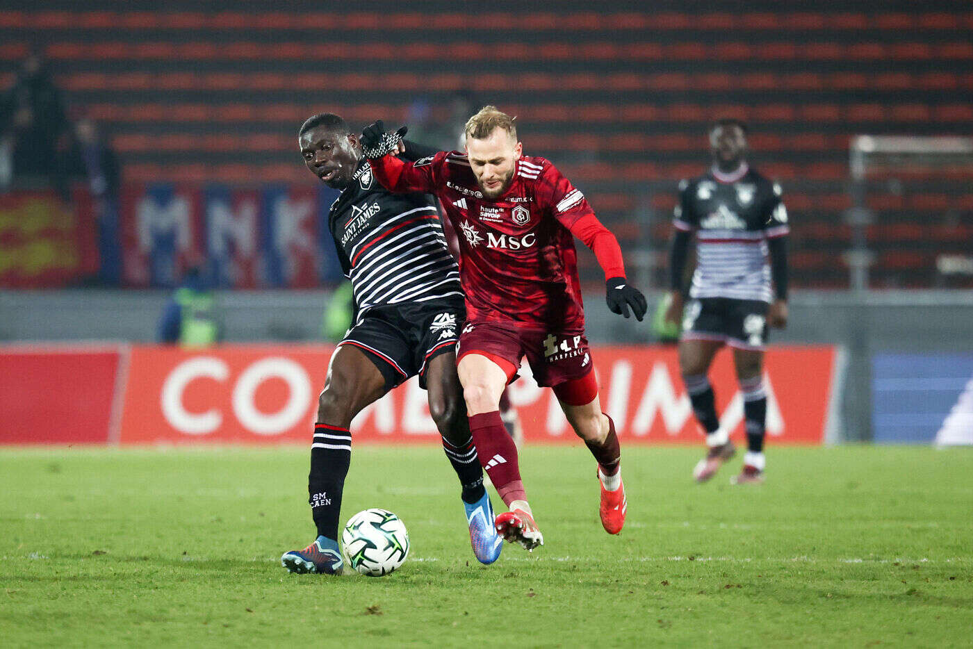 Ligue 2 : Caen continue sa descente aux enfers à Annecy, 9e défaite de suite en championnat