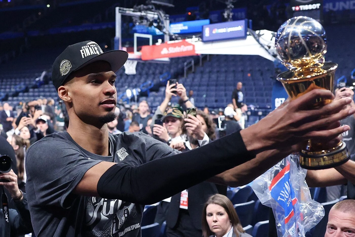 NBA : Victor Wembanyama désigné MVP des finales de la conférence ouest après la victoire des Spurs face au Thunder