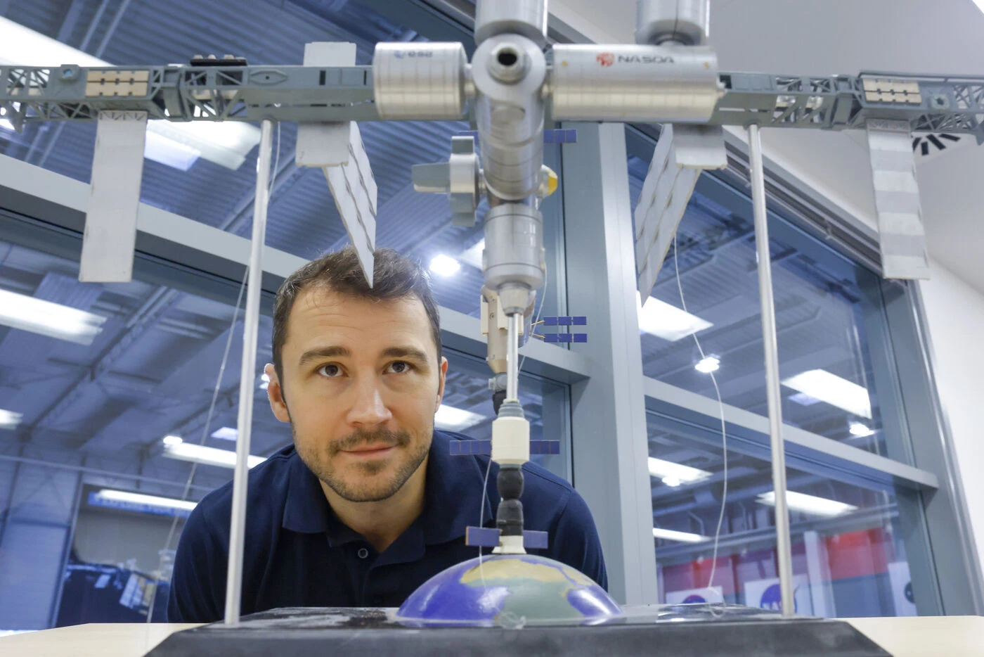Plongeur, pilote de chasse et provençal : qui est Arnaud Prost, l’astronaute français qui s’envolera dans l’espace en 2027 avec Thomas Pesquet