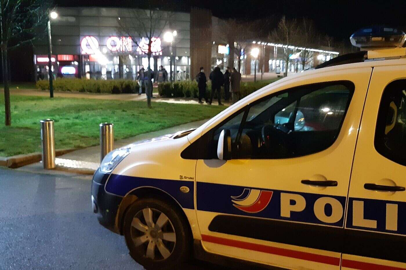 Lieusaint : un des cinq auteurs du vol d’un fourgon au Shopping Parc du Carré Sénart s’est rendu à la police