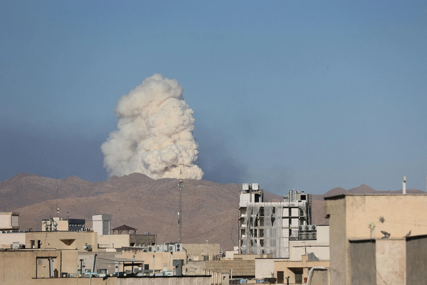 DIRECT. Guerre Israël-Iran : alertes anti-aériennes dans plusieurs régions de l'Etat hébreu après des tirs de missiles de Téhéran