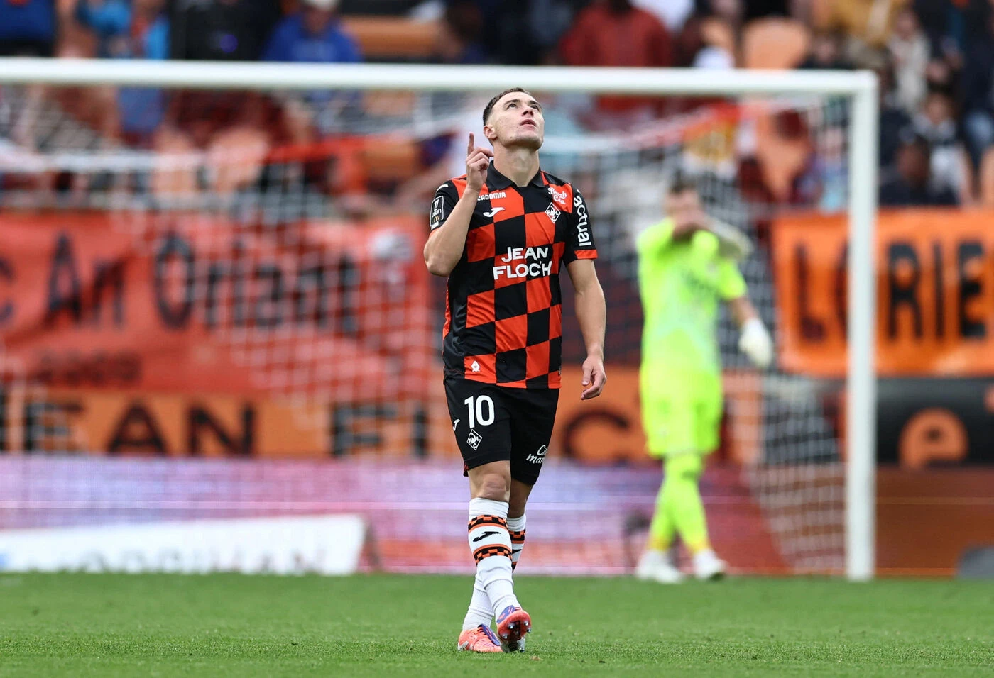 Lorient - Monaco (3-1) : le doublé magique de Pablo Pagis, fils de Mickaël, qui offre la victoire aux Merlus