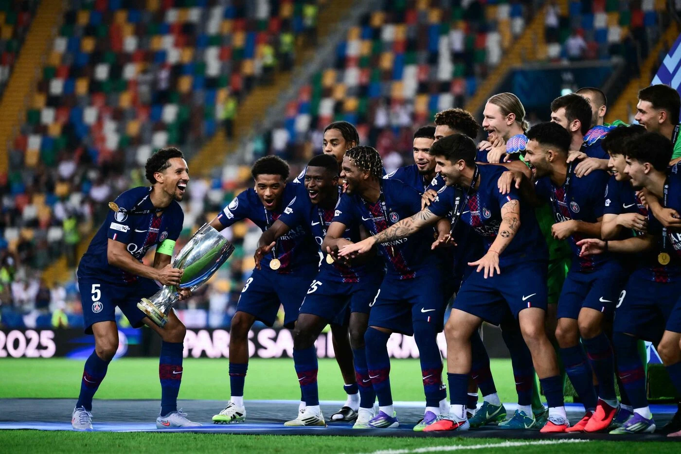 « On espère que la fête ne va pas s’arrêter » : Dembélé et le PSG ne veulent pas redescendre de leur nuage