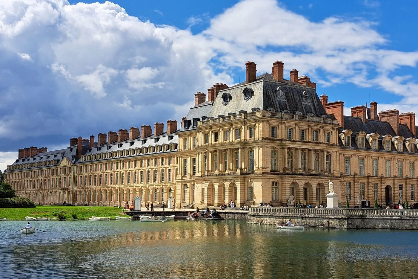 Fontainebleau : un homme arrêté après de nouvelles dégradations sur une œuvre d’art exposée au château