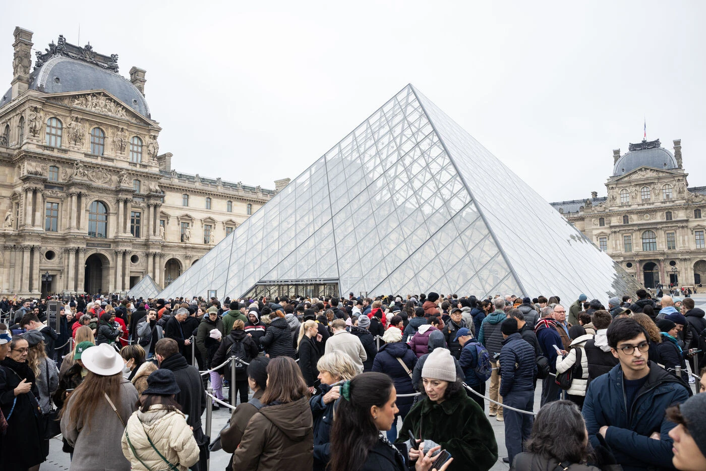 Projet « Nouvelle Renaissance » : le Louvre lance un concours international d’architecture pour se moderniser