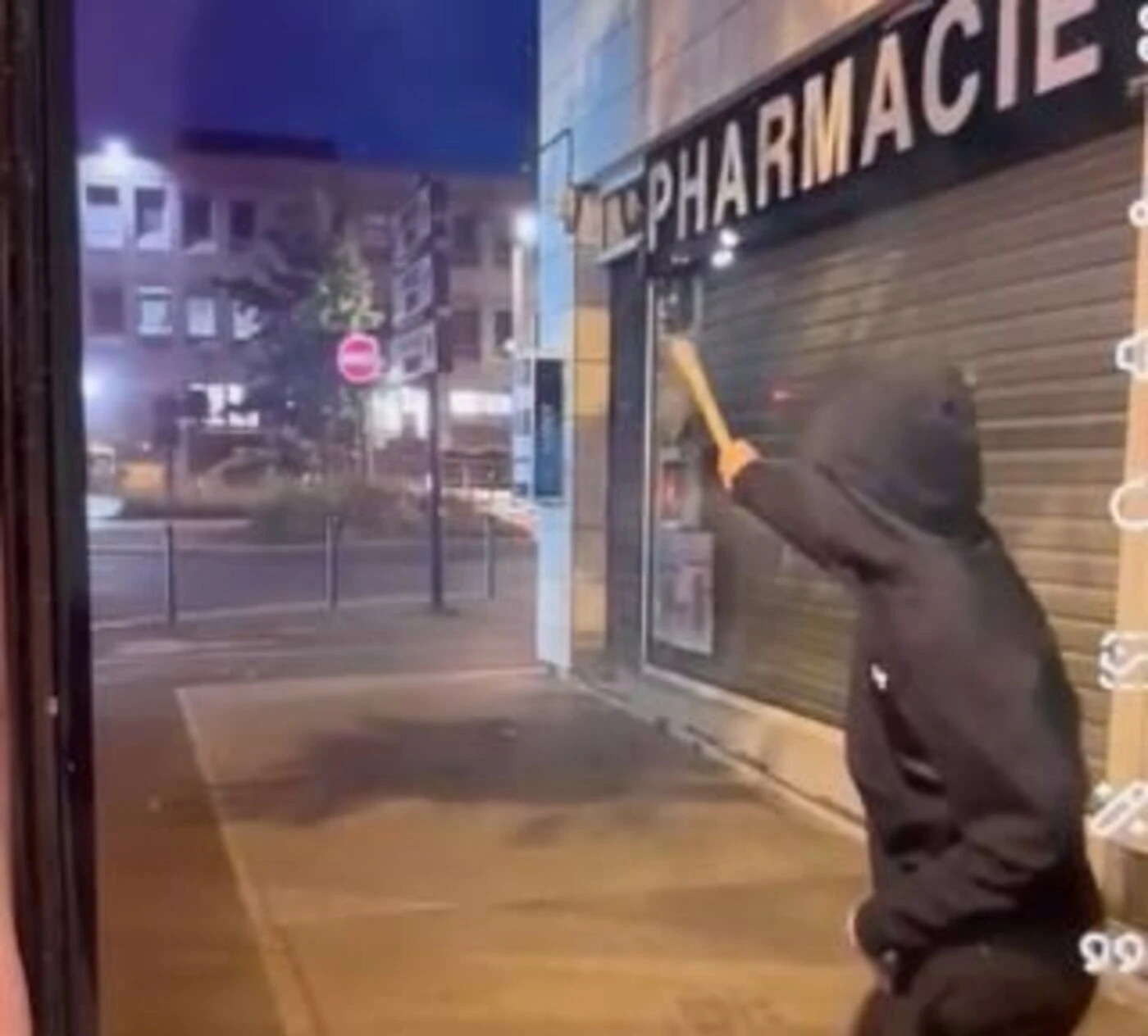 Vitry-sur-Seine : ils se filment en tirant au mortier sur le commissariat
