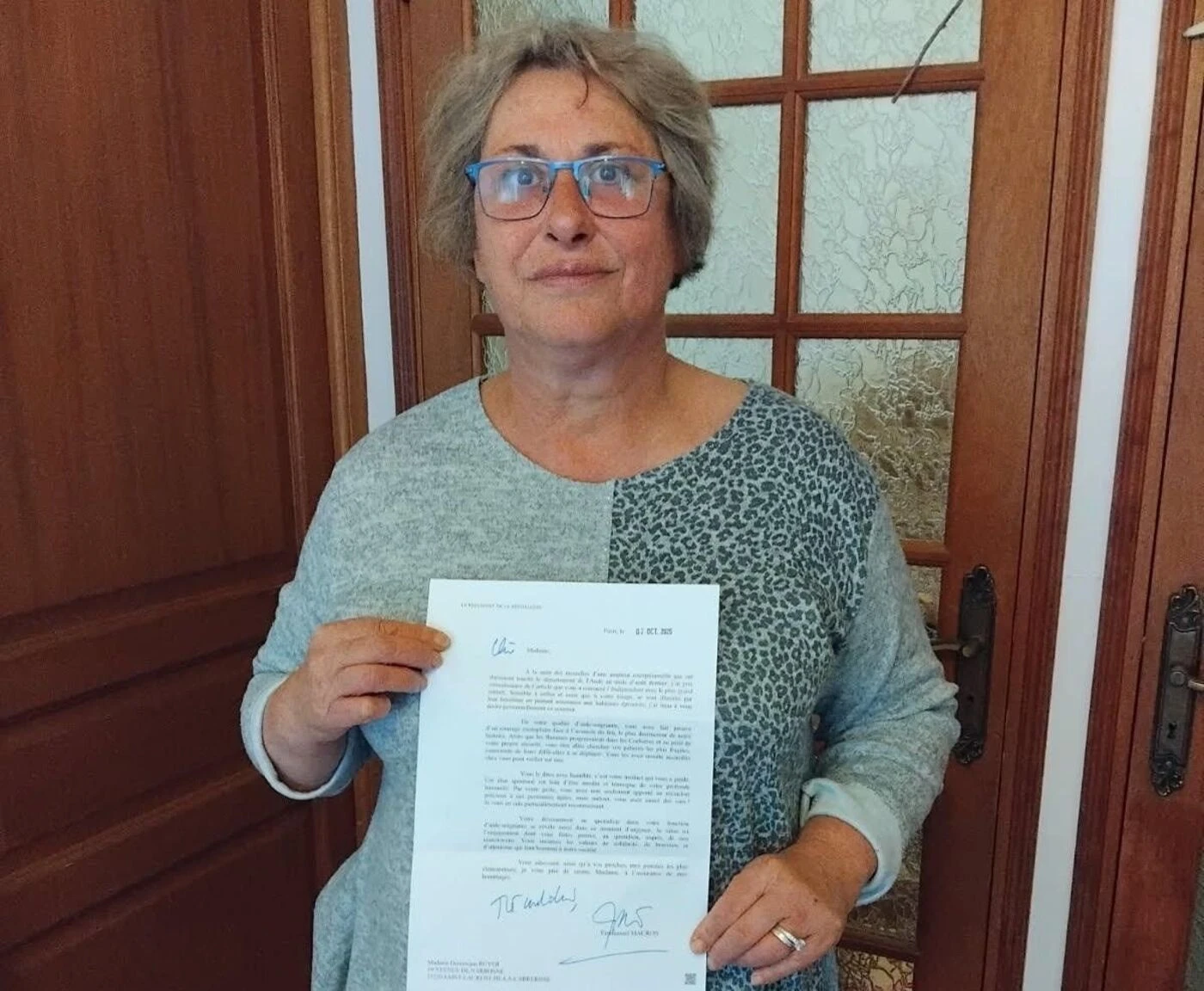 «Si c’était à refaire, je le referai» : l’hommage de la République à Dominique, soignante héroïque lors du mégafeu des Corbières