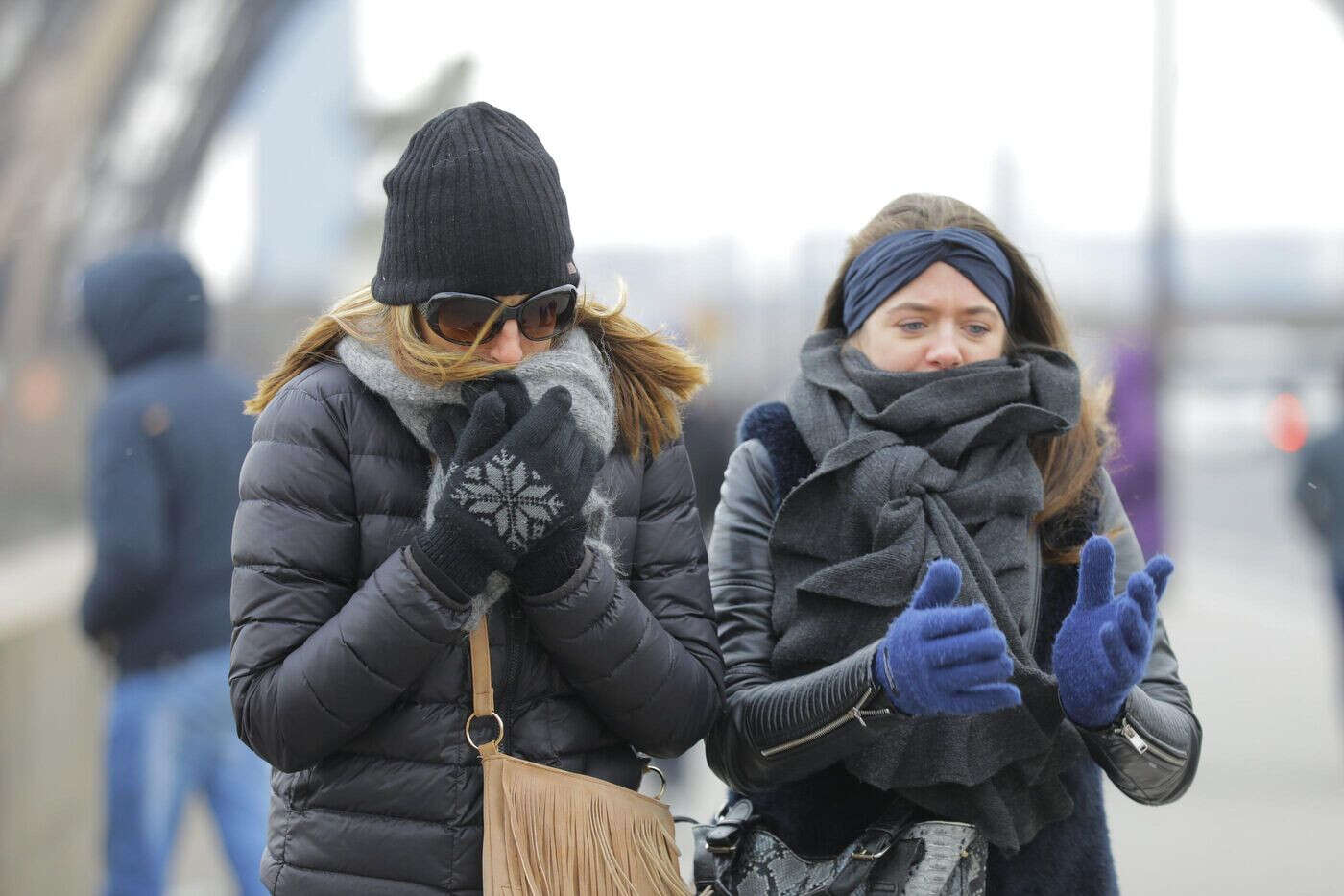 Phénomène de Raynaud : qu’est-ce que ce trouble déclenché par le froid qui rend les doigts blancs, bleus puis rouges ?