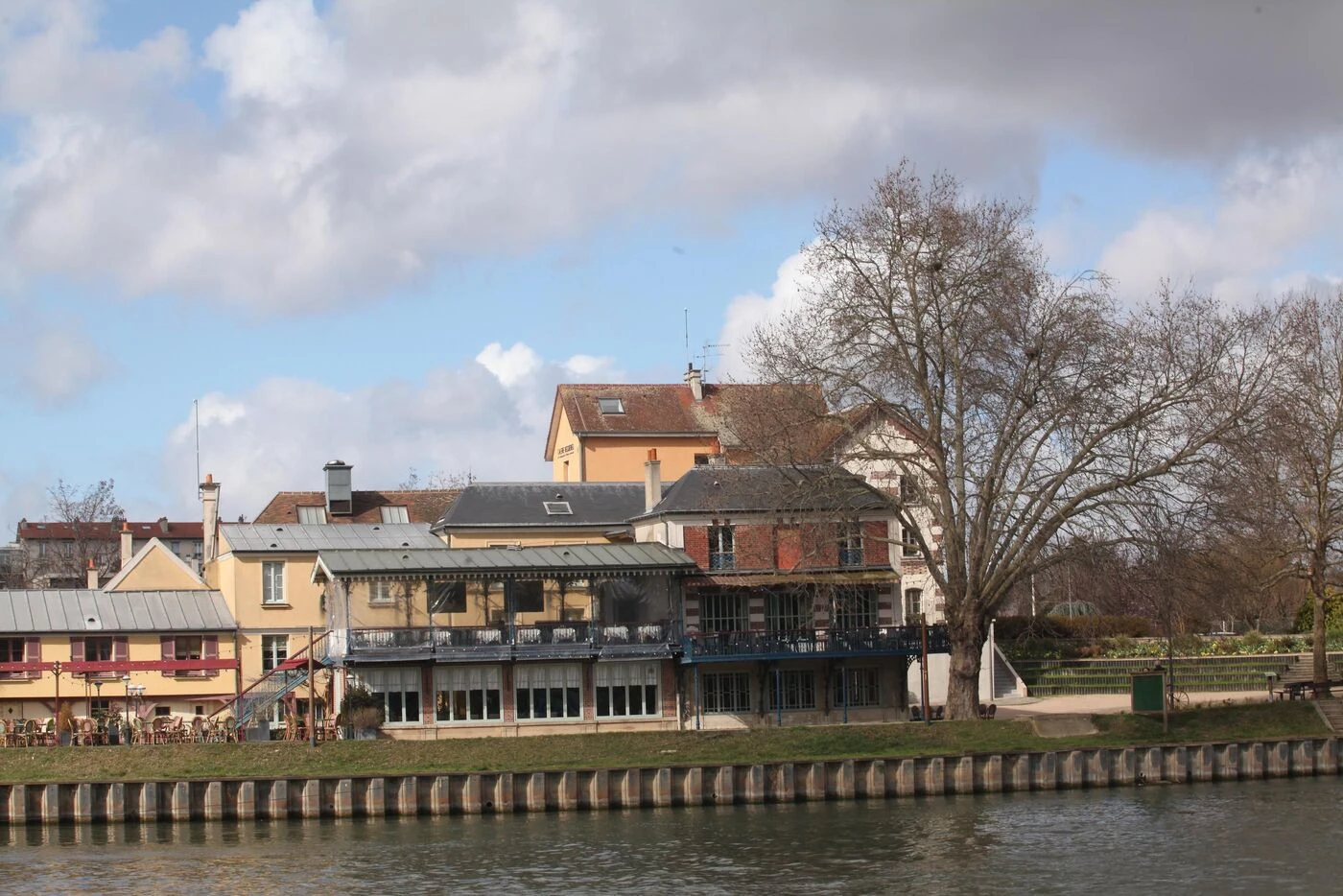 Chatou : un homme de 25 ans se noie dans la Seine