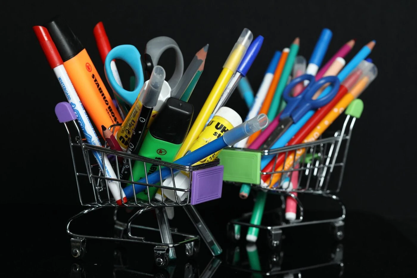 Colles, gommes, stylos… Près de la moitié des fournitures scolaires contrôlées non conformes