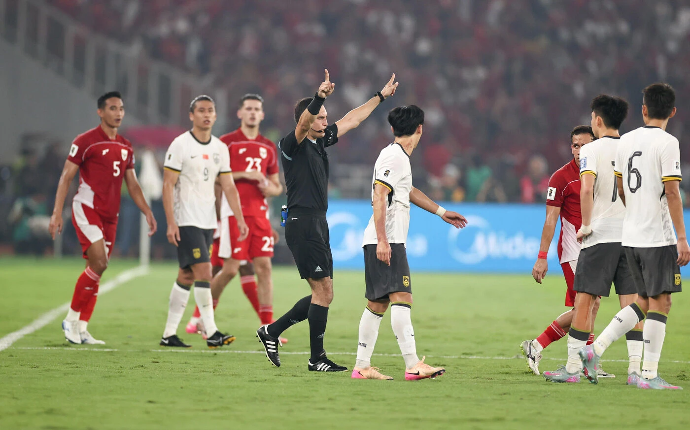 « Peu importe à quel point vous êtes nuls... » : le désarroi des supporters chinois encore privés de Mondial