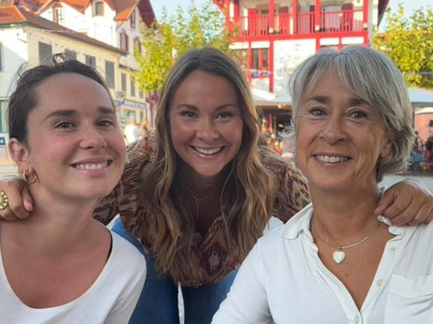 « C’est insupportable de se sentir impuissant » : Julie fait appel aux réseaux sociaux pour sauver sa mère d’une leucémie aiguë