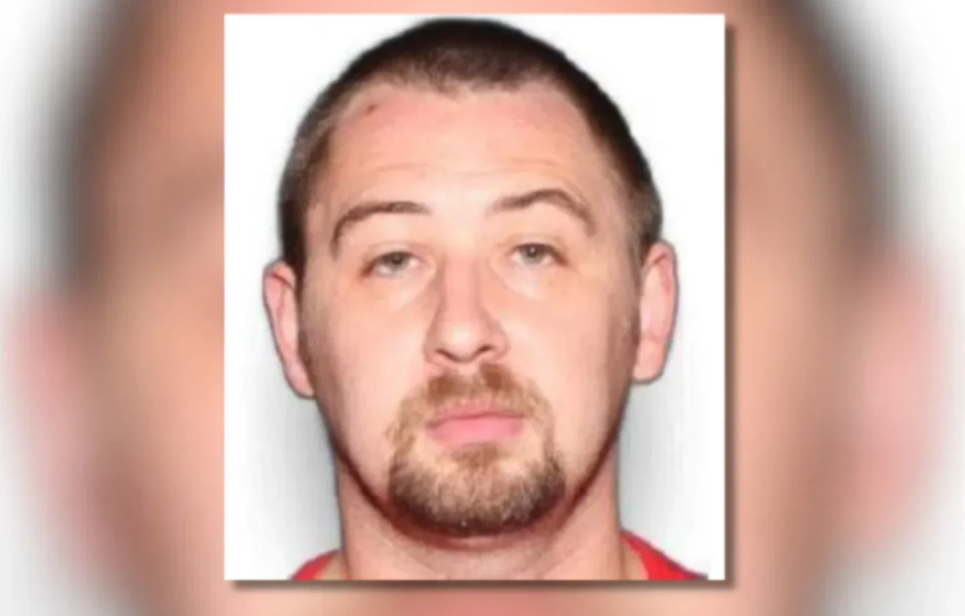 Bébé abandonné sur un siège auto dans le Tennessee : chasse à l’homme lancée contre l’auteur du quadruple homicide