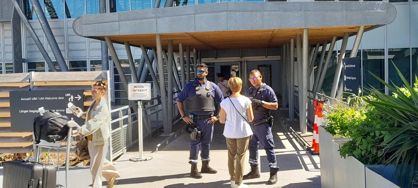 Lutte antidrogue à La Réunion : fouille générale des 490 passagers d’un avion arrivé d’Orly