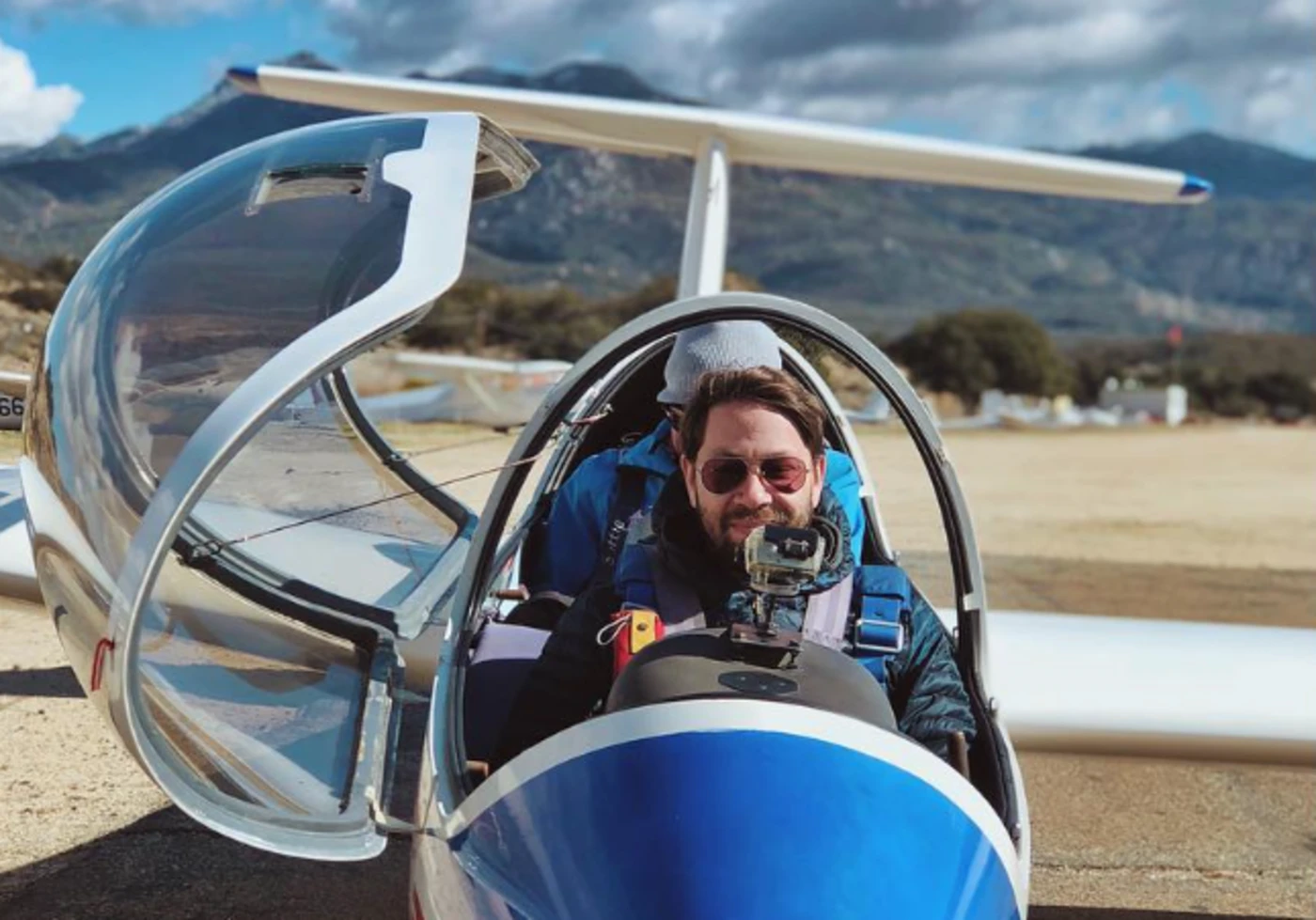 Crash d’un avion en Californie : l’agent d’artiste Dave Shapiro, proche du groupe Sum 41, parmi les victimes
