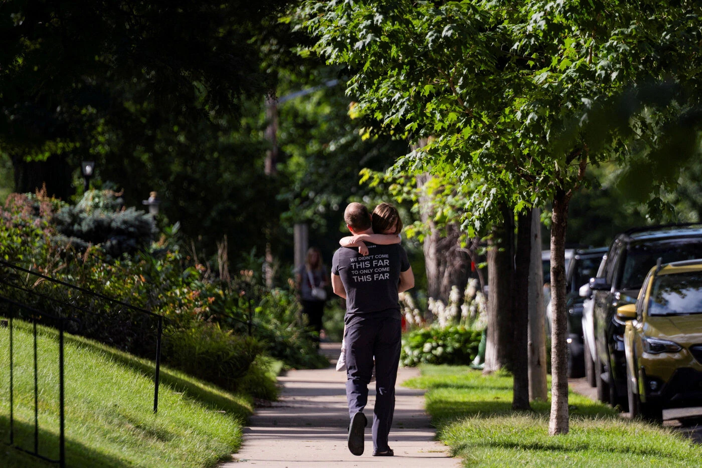 « S’il vous plaît, tenez-moi la main » : un habitant de Minneapolis raconte comment une fillette l’a imploré lors de la fusillade dans une école
