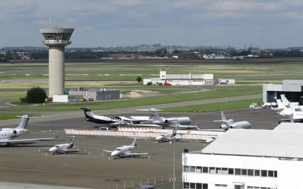 Transformer l’aéroport du Bourget en parc : en Seine-Saint-Denis, le projet irrite à droite et à gauche