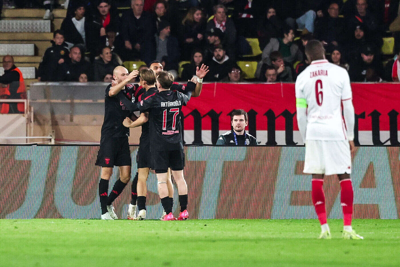 Monaco-Benfica (0-1) : un carton rouge sévère et des Monégasques déjà dos au mur en Ligue des champions