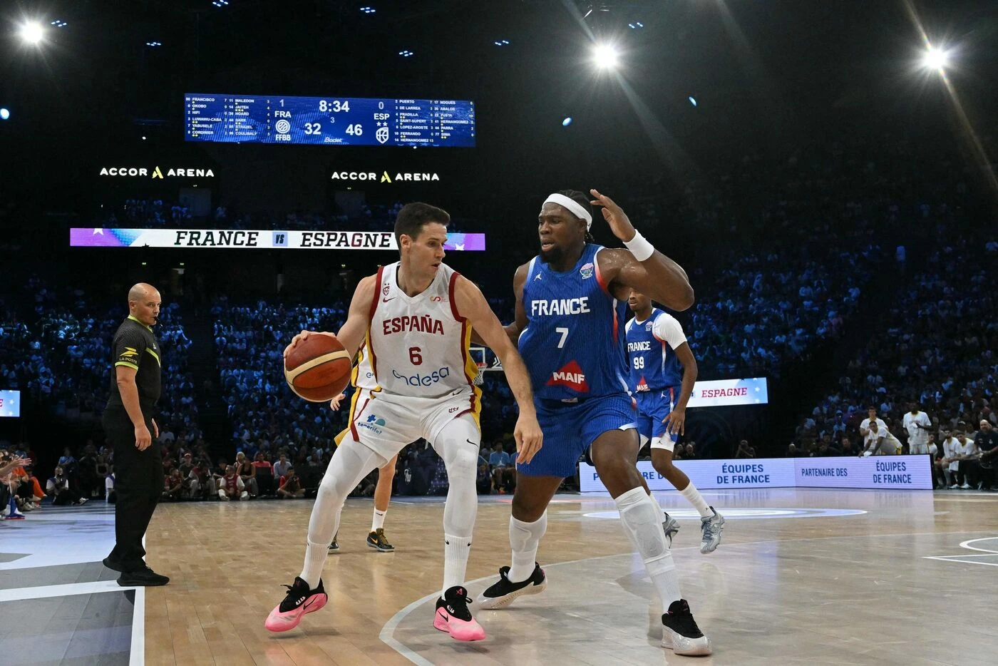 « C’est chouette de voir les pépites émerger » : Bercy transcende les Bleus, vainqueurs de l’Espagne (78-73)