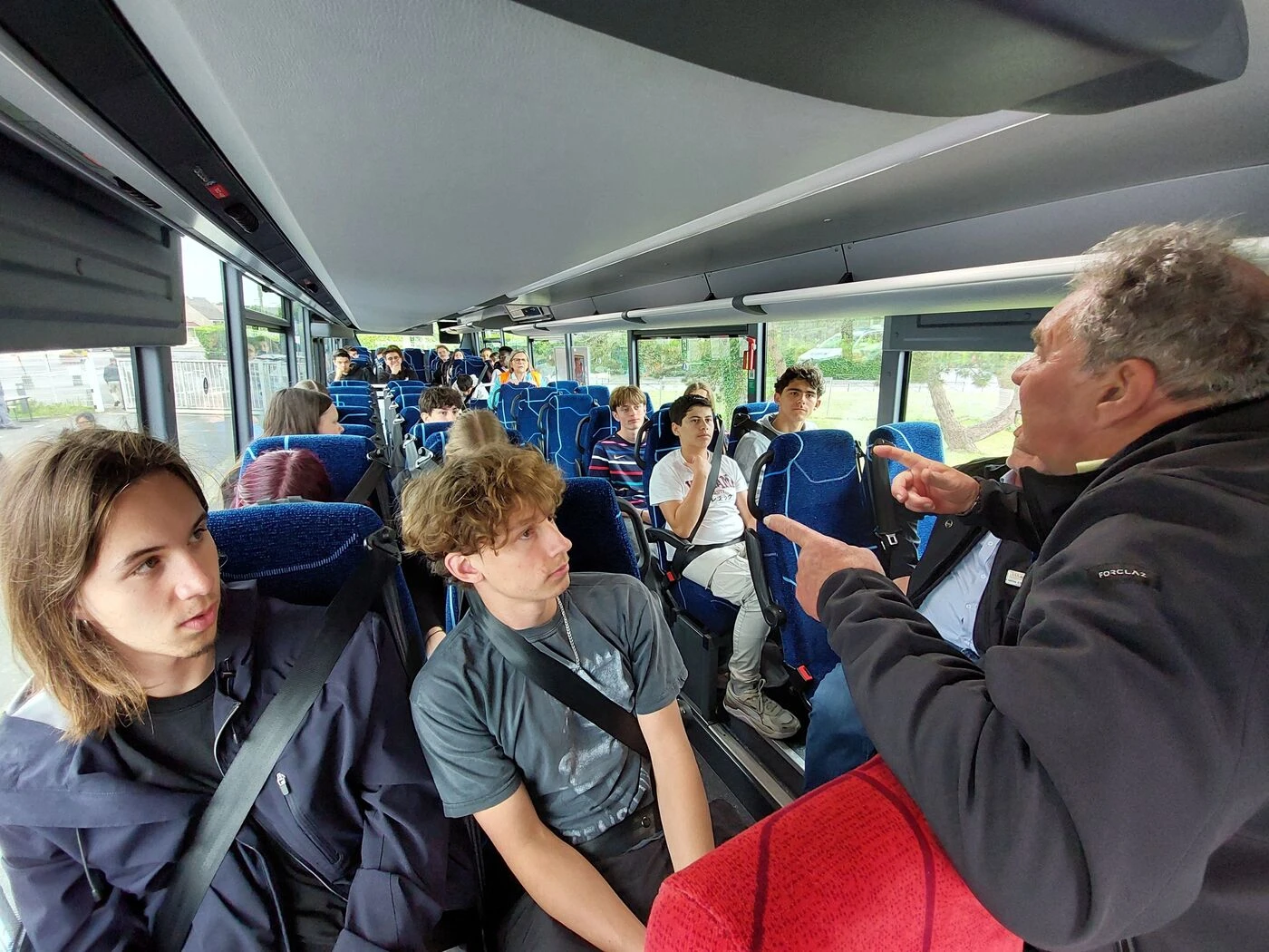 « Dans le bus, personne ne la met » : à Nangis, la ceinture de sécurité rappelée au bon souvenir des collégiens et lycéens