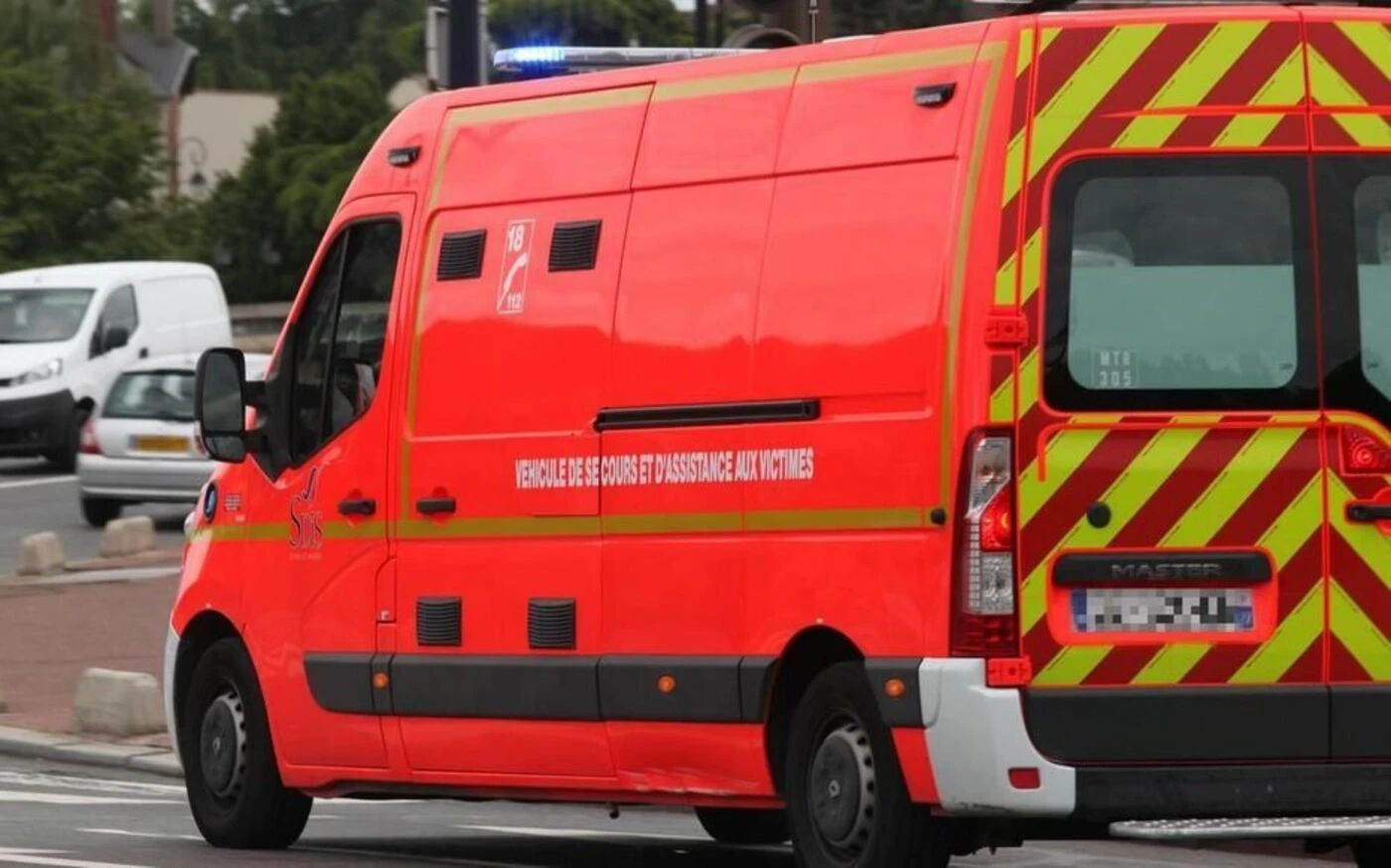 Villers-en-Arthies : une voiture s’encastre dans un mur, trois jeunes en urgence absolue