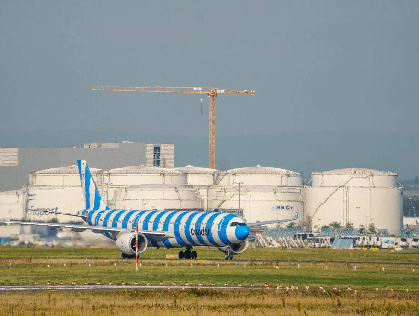 « Je pensais que c’était la fin » : un avion de la compagnie Condor en feu atterrit en urgence en Italie