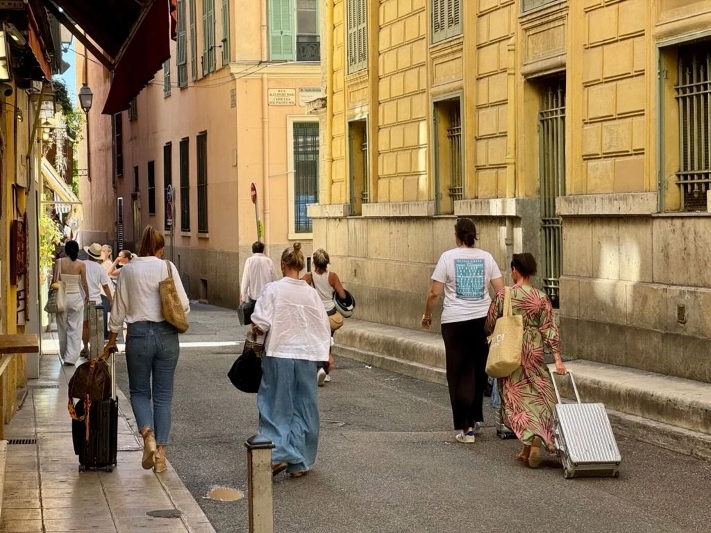 Pourquoi Éric Ciotti lâche du lest sur les Airbnb à Nice
