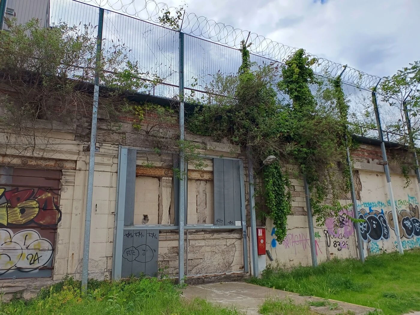 Galerie d’art et alimentation durable : deux sites emblématiques de la Petite Ceinture parisienne seront transformés