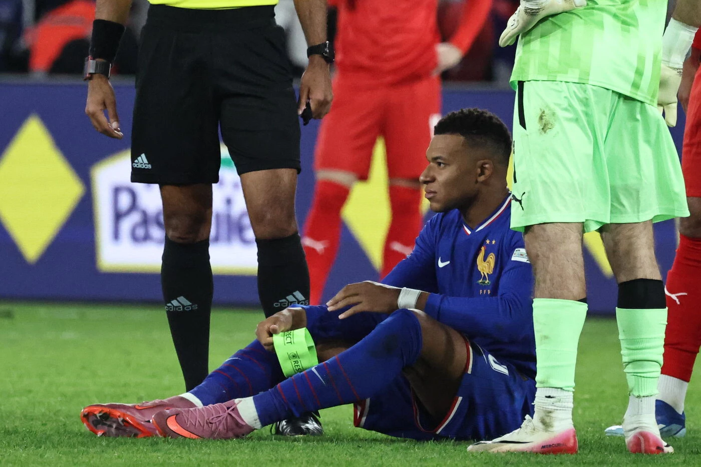 « Surprenant qu’il ait joué presque tout le match » : la presse madrilène perplexe après la blessure de Mbappé