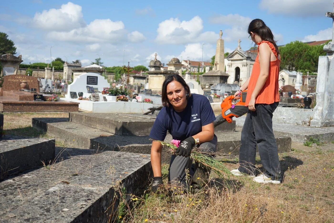 « Ça occupe quand on ne part pas en vacances » : en Gironde, une mairie recrute des ados pour 60 euros la semaine